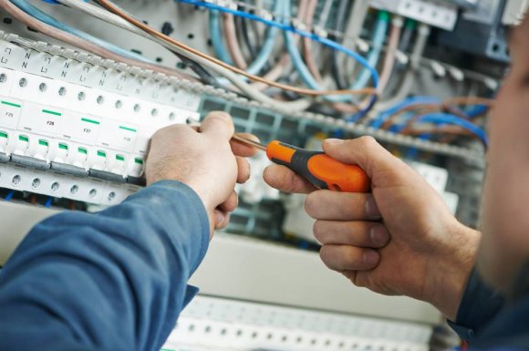 Changer un fusible sur un tableau électrique par un professionnel - Puy-en-Velay - MATHIEU RENOVATION