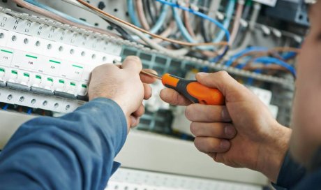 Changer un fusible sur un tableau électrique par un professionnel - Puy-en-Velay - MATHIEU RENOVATION